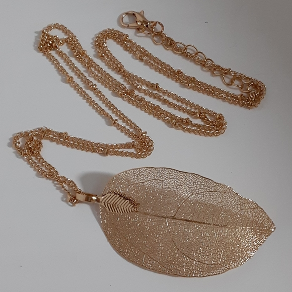 Jewelry - Leaf Necklace